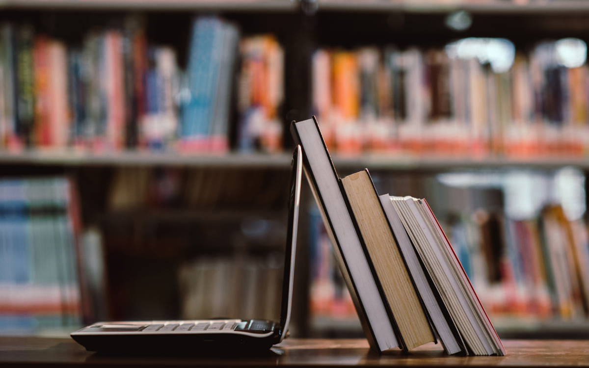 Self-Publishing vs Traditional Publishing